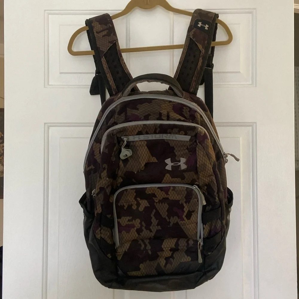 Under Armour Backpack - Picture 1 of 7